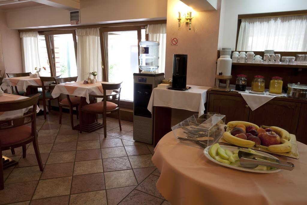 Hotel Katerina เอเธนส์ ภายนอก รูปภาพ