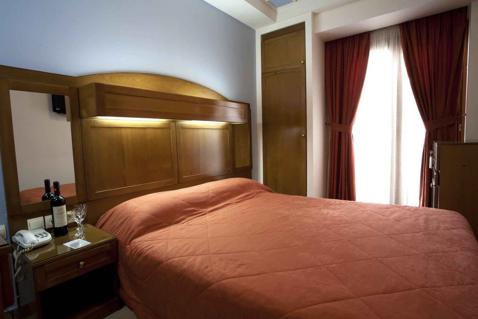 Hotel Katerina เอเธนส์ ภายนอก รูปภาพ