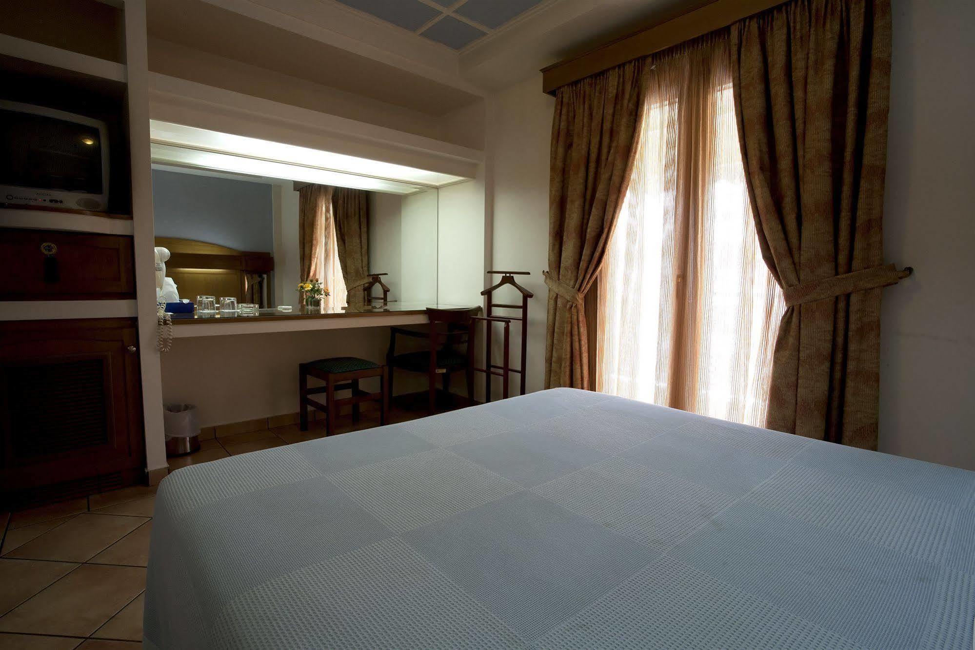 Hotel Katerina เอเธนส์ ภายนอก รูปภาพ