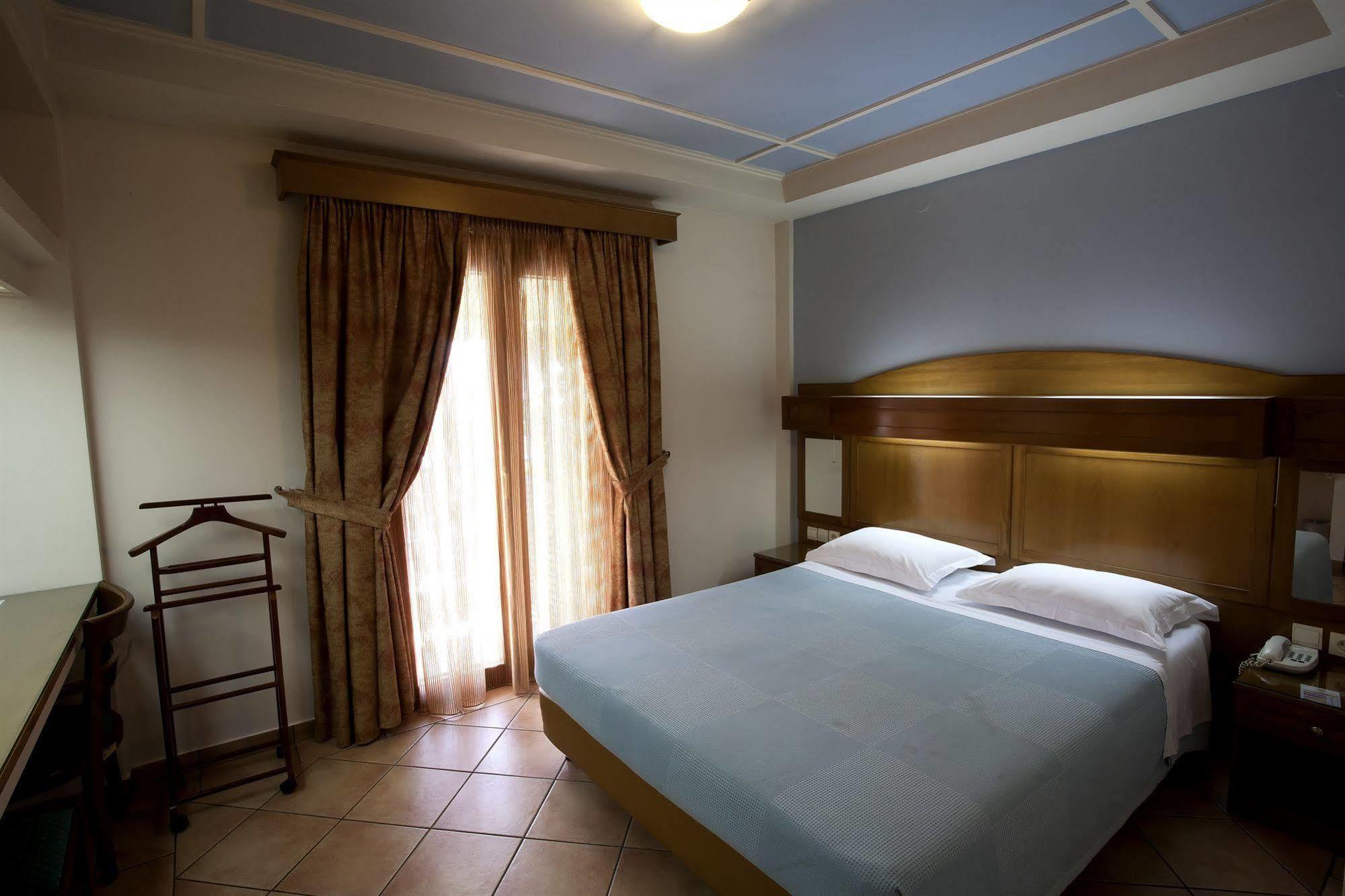 Hotel Katerina เอเธนส์ ภายนอก รูปภาพ